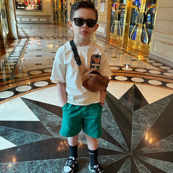 Meet your Posher, Fer - Picture 1 of 4